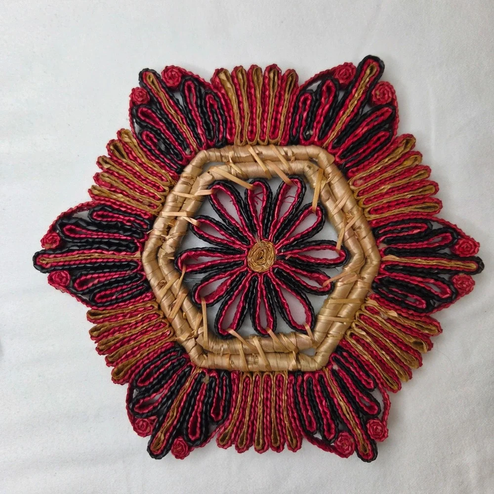 Vtg Style Woven Raffia Straw Trivets Set of 3 Boho Floral Paisley Hot Pads